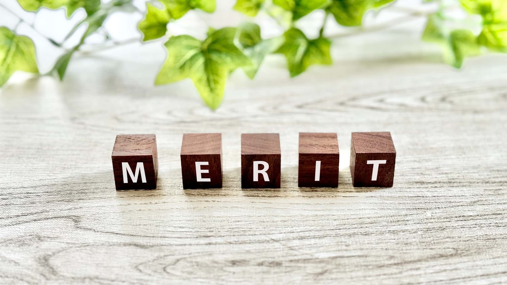 インビザラインですきっ歯を治すメリットのイメージ