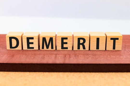 ワイヤー矯正のデメリットのイメージ