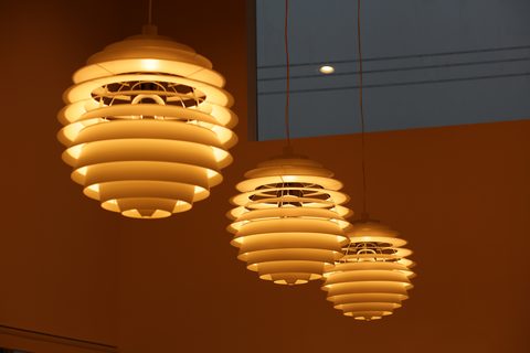 待合室のペンダント照明