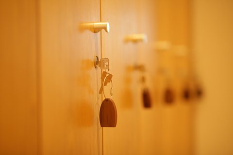 木の扉の取っ手